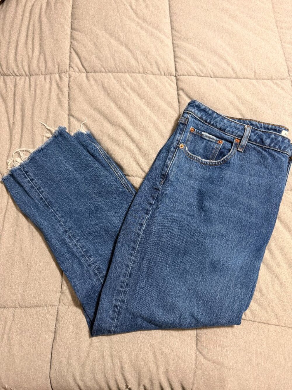 Abercrombie & Fitch (A&F)  90s Straight Medium Rise Jeans - Curve Love